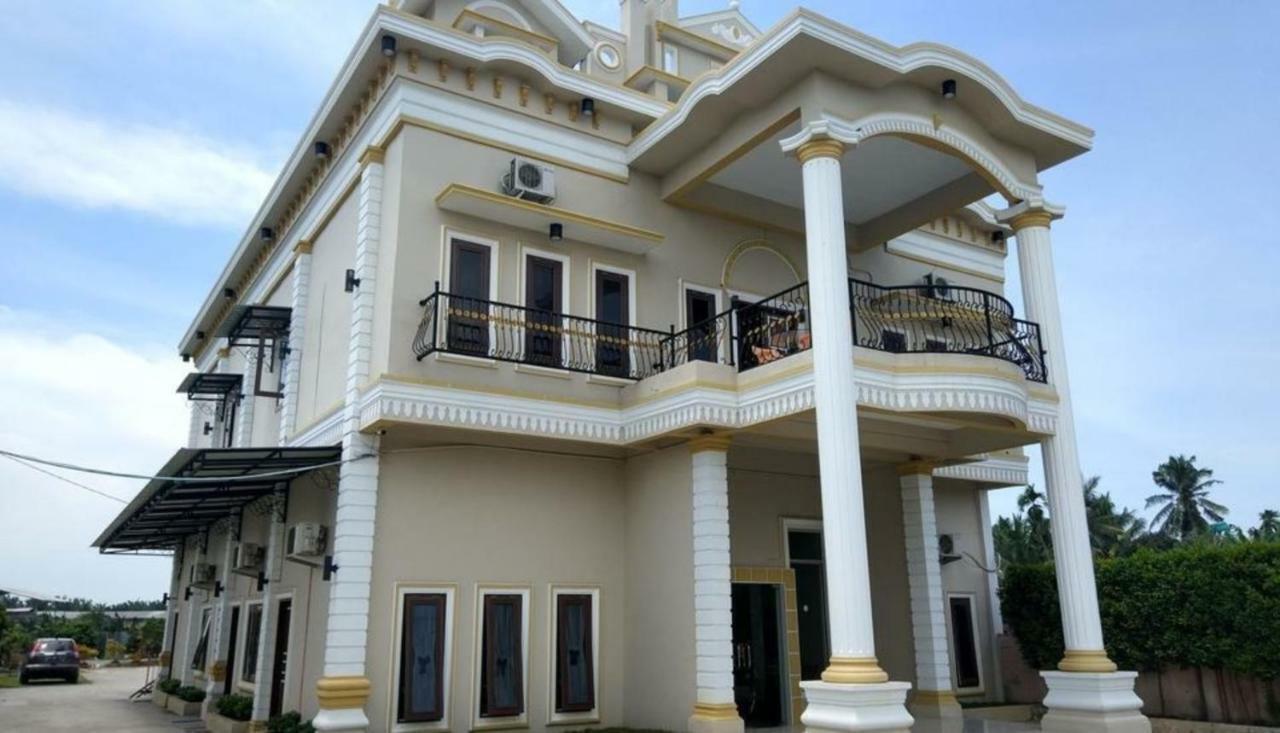 Hotel Grand Family Sungairampah Exterior photo
